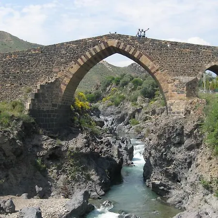 Sotto Il Vulcano Oda ve Kahvaltı Nicolosi