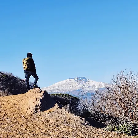 Sotto Il Vulcano 2* نيكولوسي